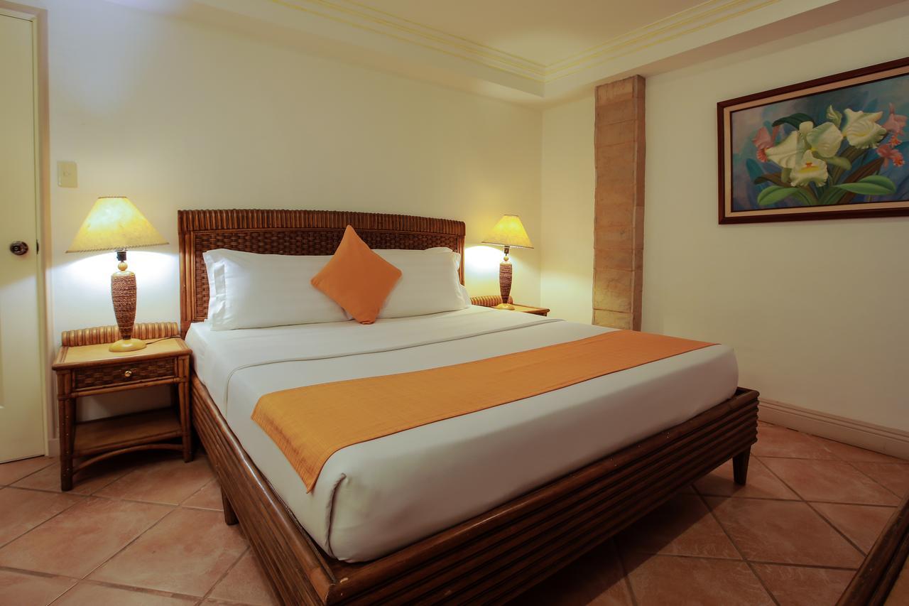 Paradise Garden Hotel And Convention Center Boracay Powered By Aston Manoc-Manoc Exterior foto